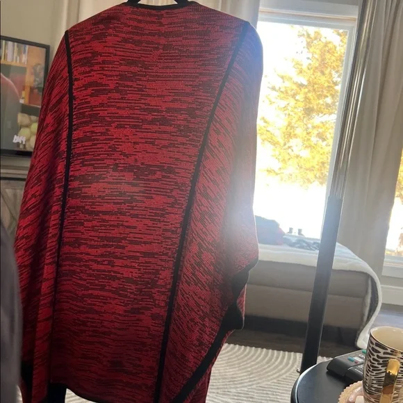 Ming Wang red and black marbled poncho sweater wrap • s/m - Picture 3 of 6
